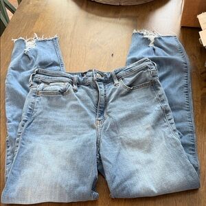 Adorable high rise straight hollister jeans!
